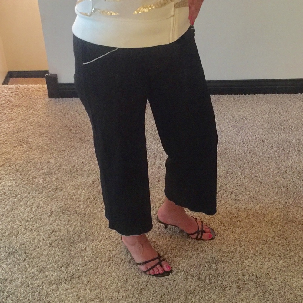 Max Studio Capris